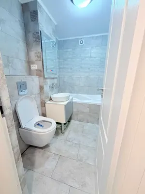 Apartament zona Rozelor – Mangalia, 3 camere, 78 mp, 2 băi, 500 m de plajă - imagine 2