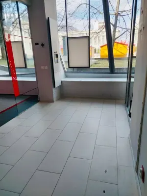 Spațiu ultracentral, pe colț stradă pietonală, lângă Primărie - imagine 4