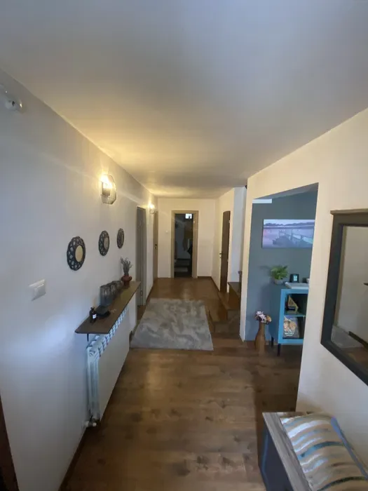 Casa Zamca de inchiriat