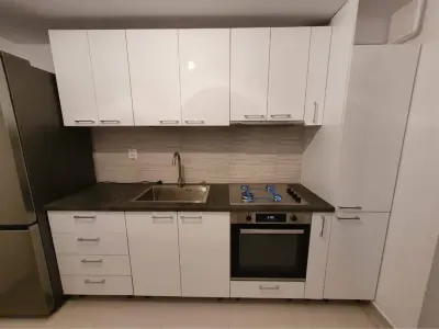 Direct Proprietar inchiriez apartament 2 camere bloc nou decomandat 60m2 - imagine 4