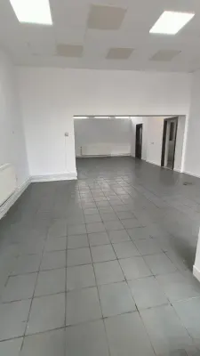 Proprietar , vand spatiu comercial , Bacau - imagine 2