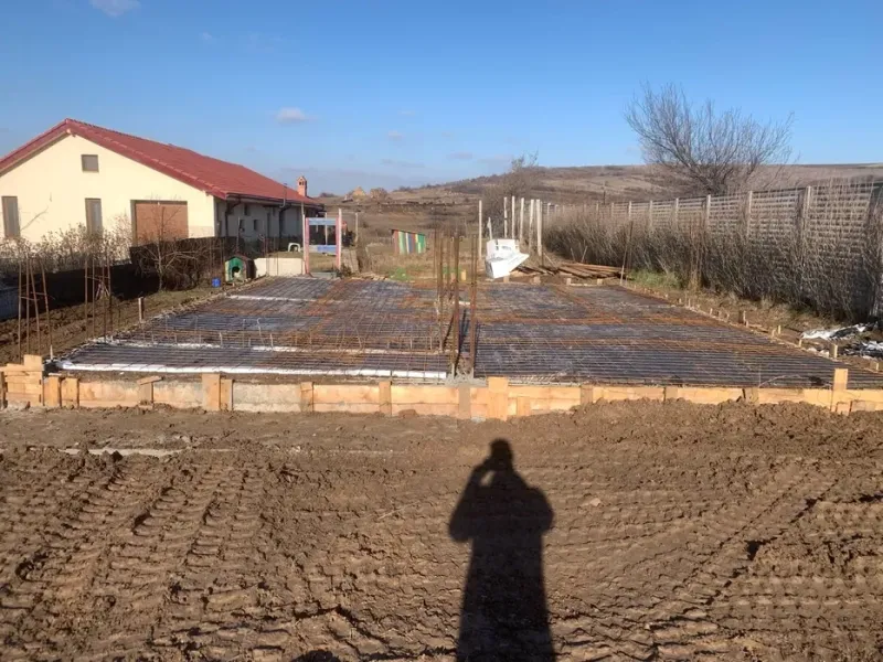 Teren intravilan cu fundatie casa, livada, aproape de Craiova - imagine 1
