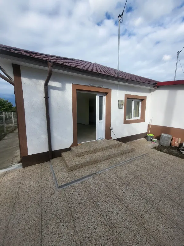 Casa de vânzare la 3 km de mare